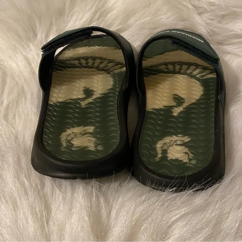 Michigan State Youth Sandals Slip‎ On Green Slides Size 2-3 Large